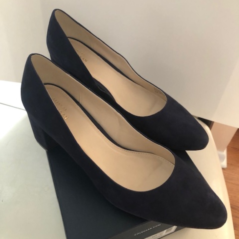 Cole Haan® Justine Suede Pump 55mm. Size 10 - Picture 3 of 6